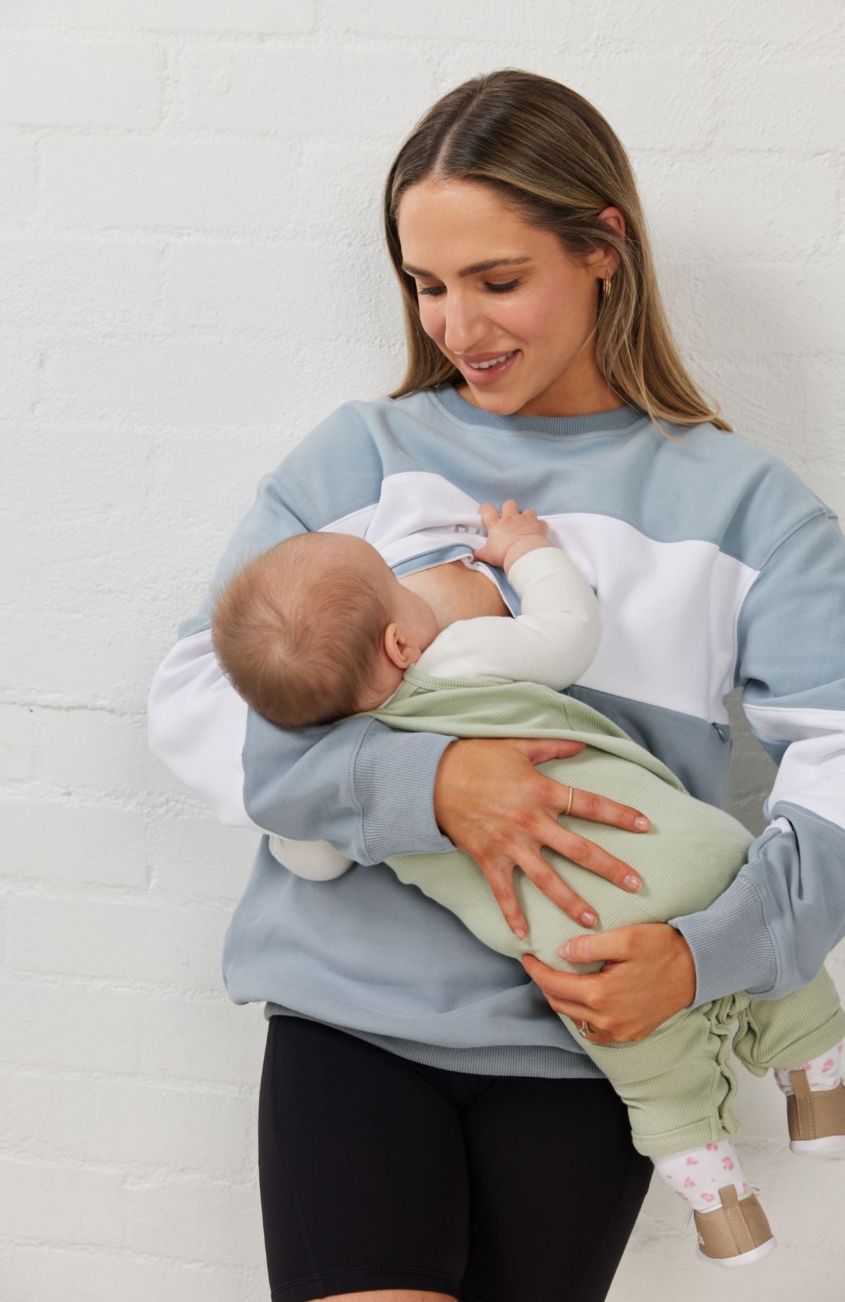 Elevate Nursing Sweater Blue-White